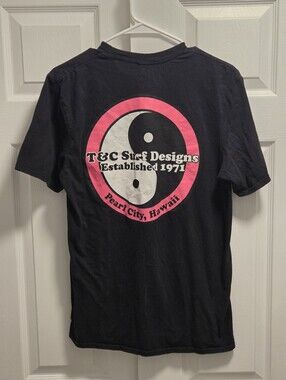 T&C Surf Design Pearl City Hawaii Graphic Tee Size Medium
